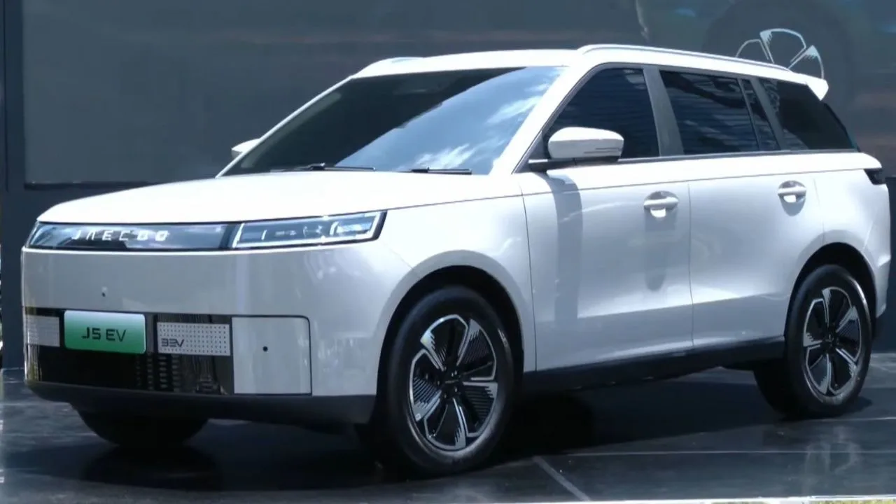 Rebadged Jaecoo J5 EV Finally